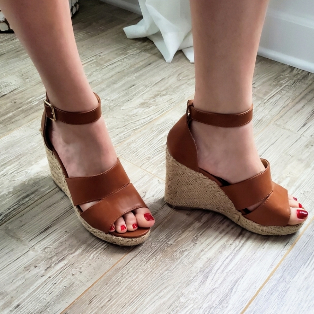 - Time & True Tan Espadrille Wedge Sandals EUC - Picture 7 of 15